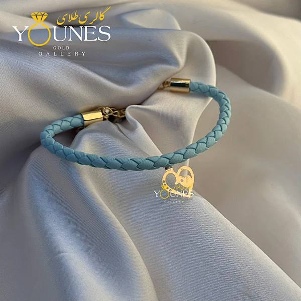 تصویر دوم دستبند چرم قلب تو قلب طلا